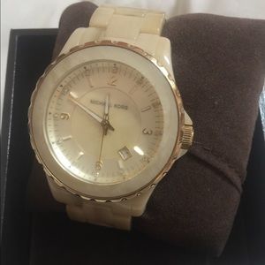 Mk watch